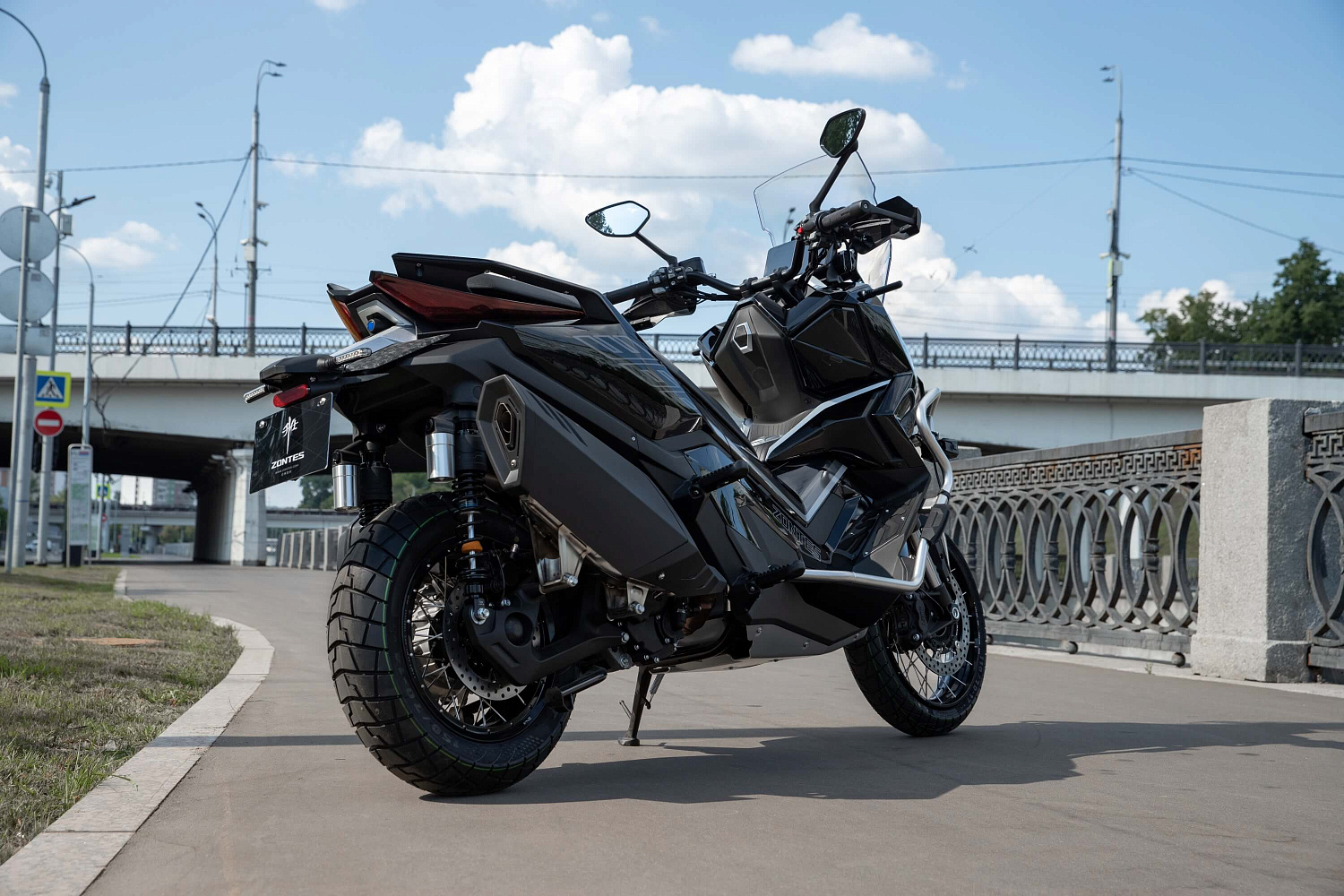 Максискутер ZONTES ZT368-G 17/14