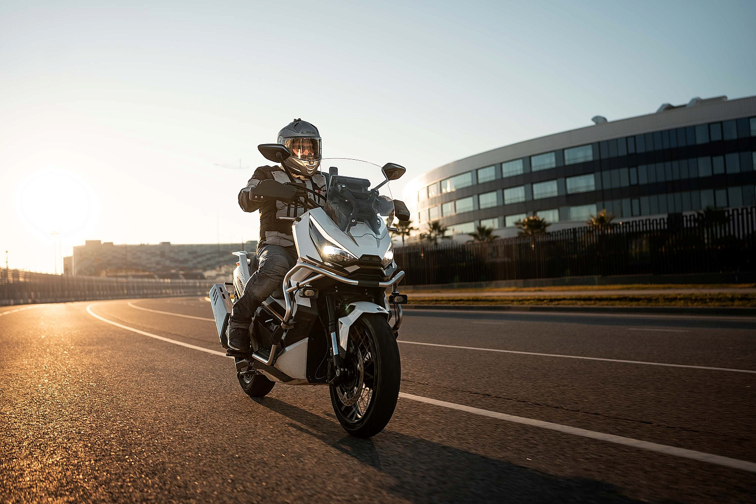 Максискутер ZONTES ZT368-G 17/14