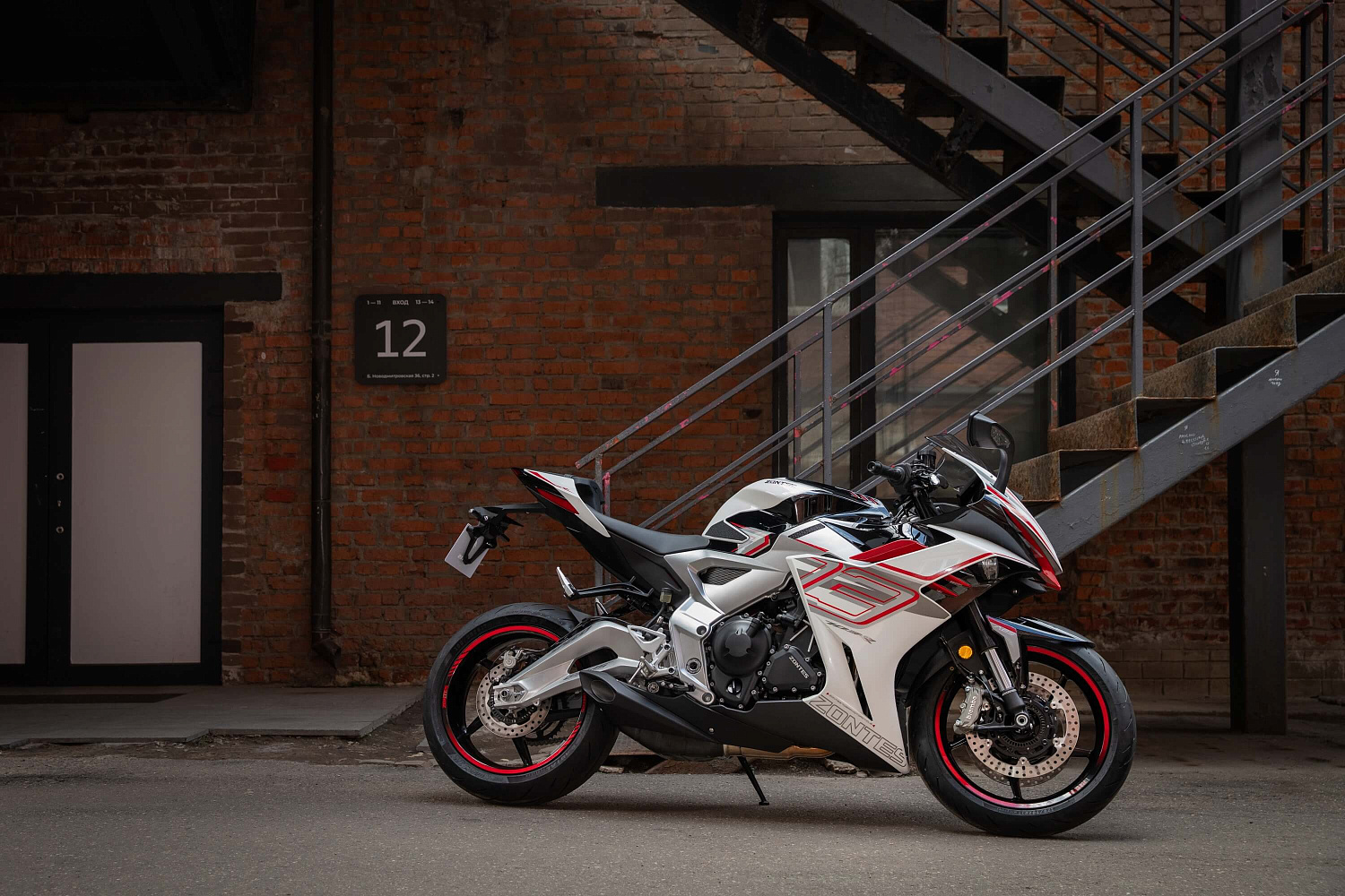 Мотоцикл ZONTES ZT703-RR